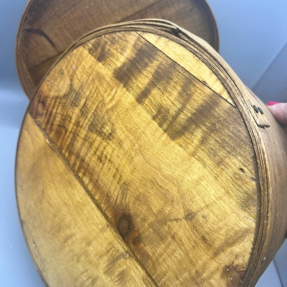 Vintage handpainted wooden cheese box - Picture 7 of 9